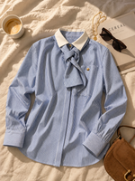 Chemise bleu ciel à nœud old money